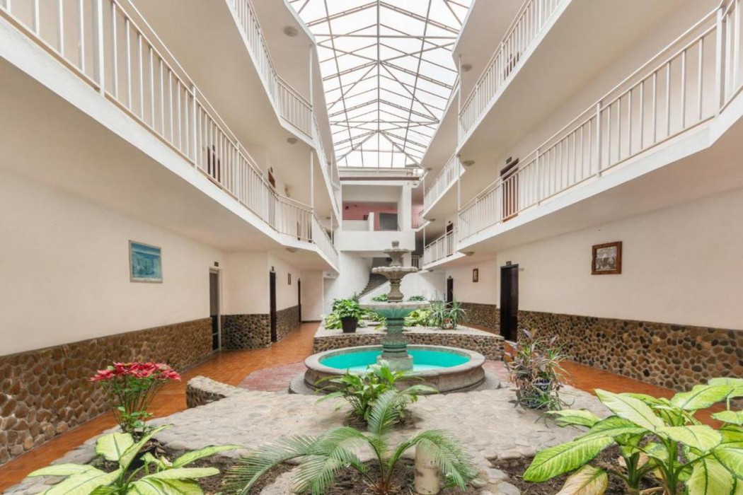 OYO Hotel Casa Blanca in MARTINEZ DE LA TORRE