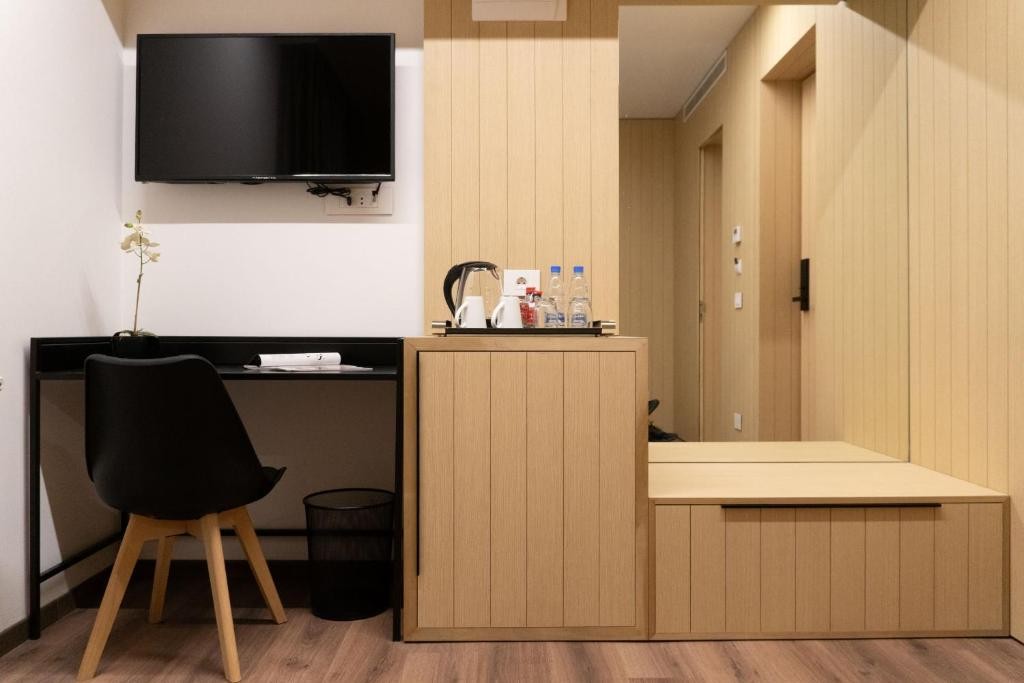 Votre Hotel 8/68
