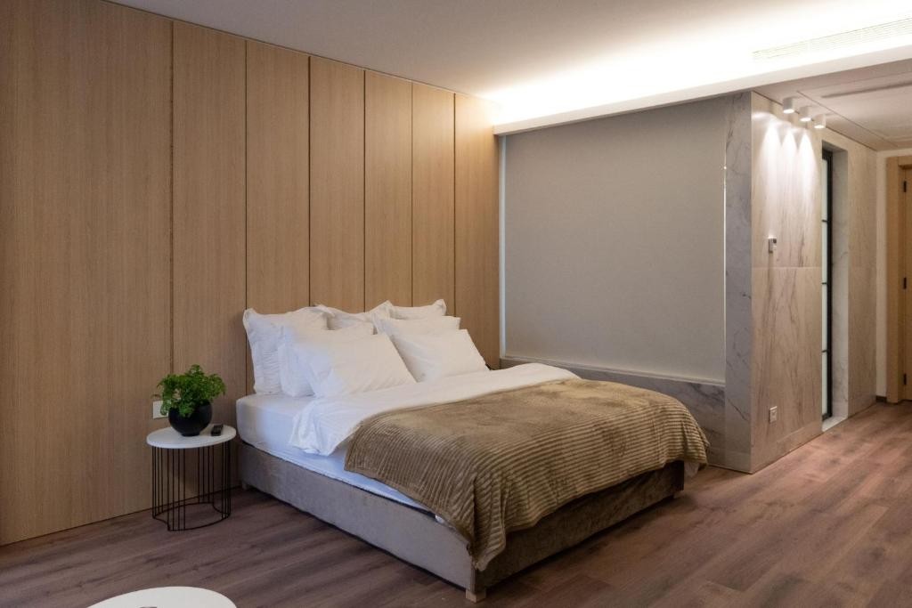Votre Hotel 12/68