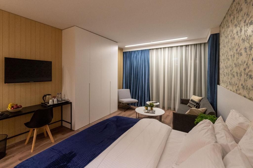 Votre Hotel 16/68