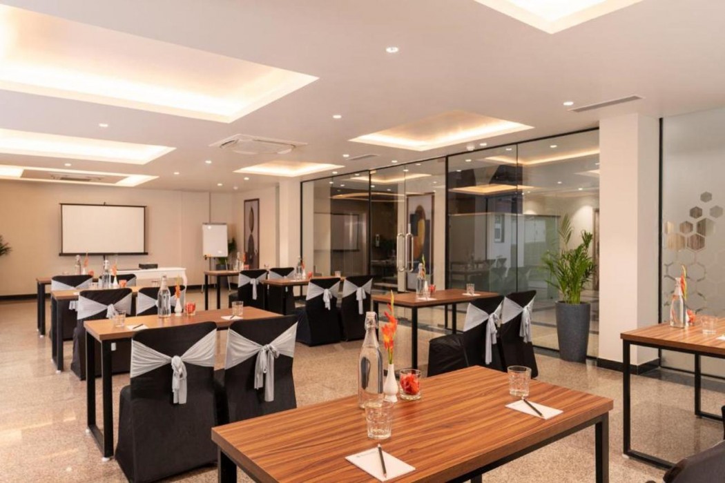 Foxtrail, Sector 42 - AM Hotel Kollection 25/58
