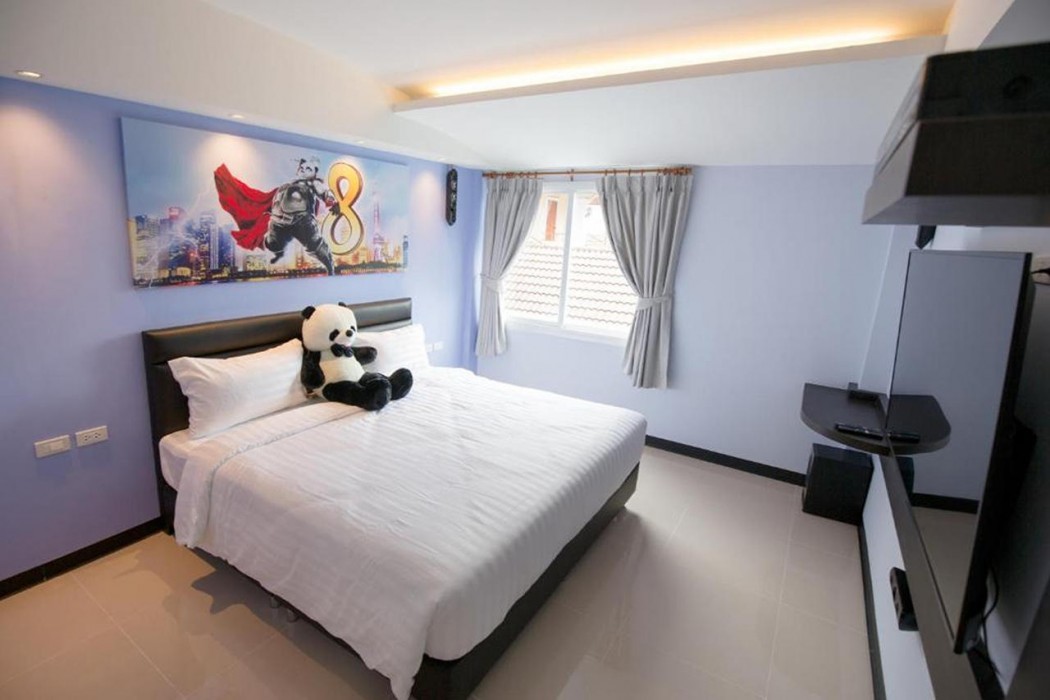 Lucky Panda Hotel by ZUZU 7/29