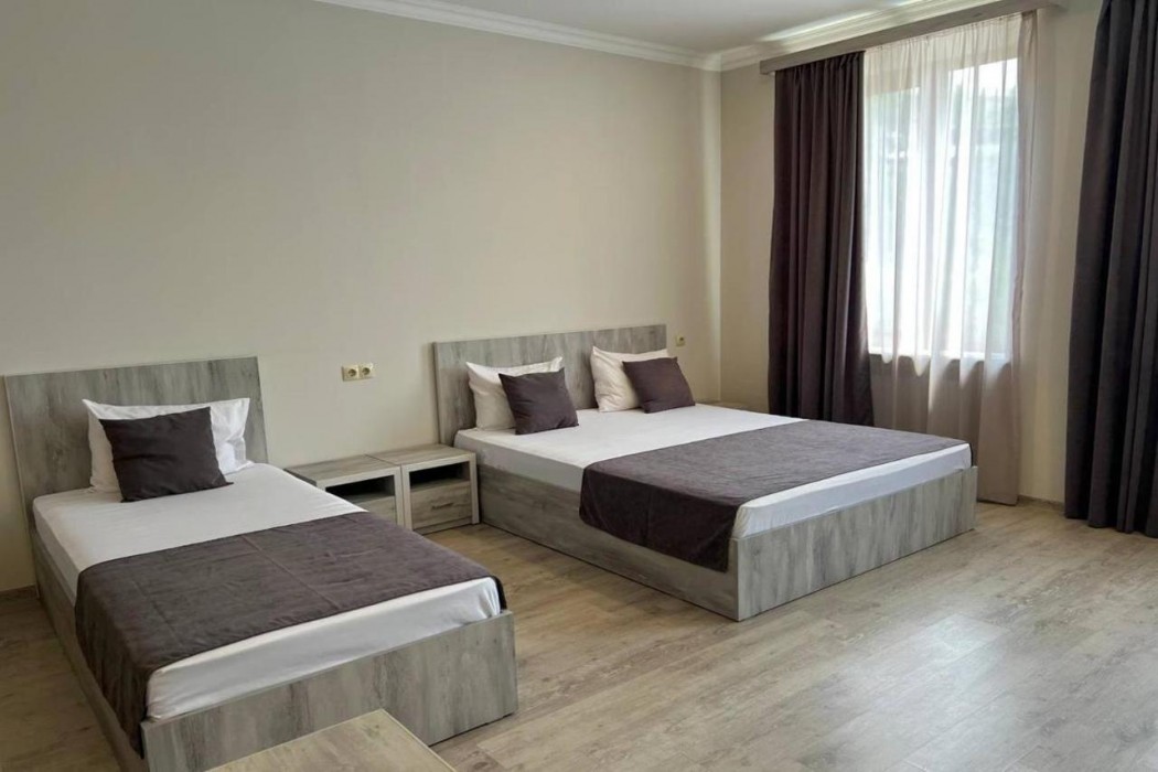 Menua Hotel 11/49