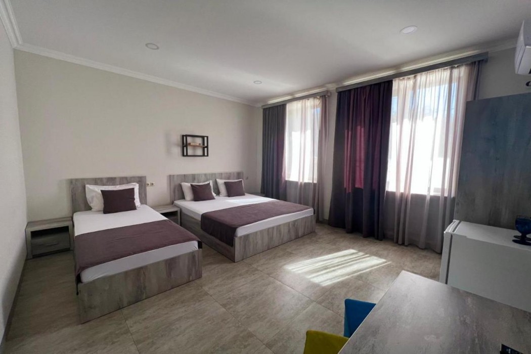 Menua Hotel 8/49