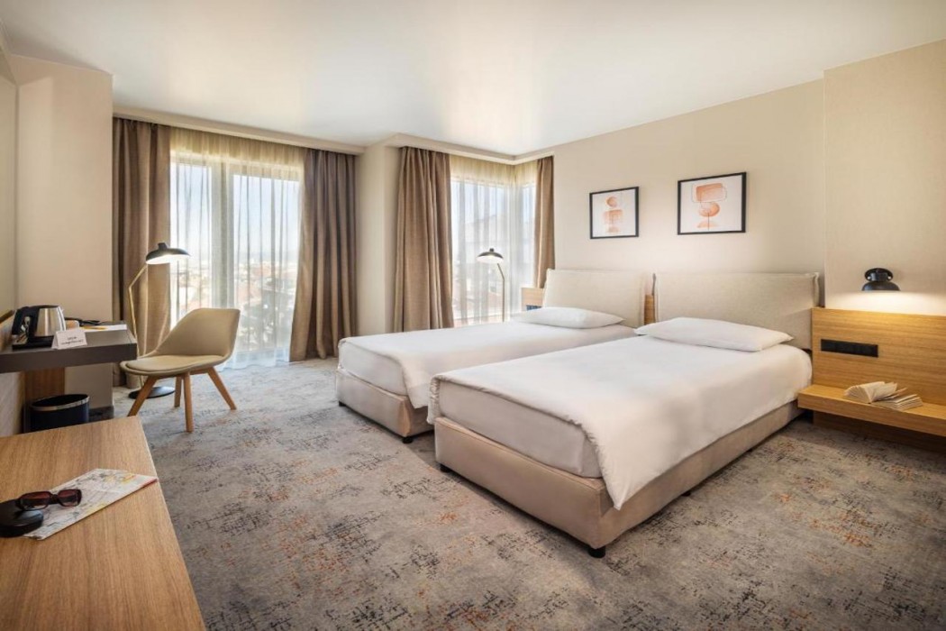 B1 Downtown Hotel 13/54