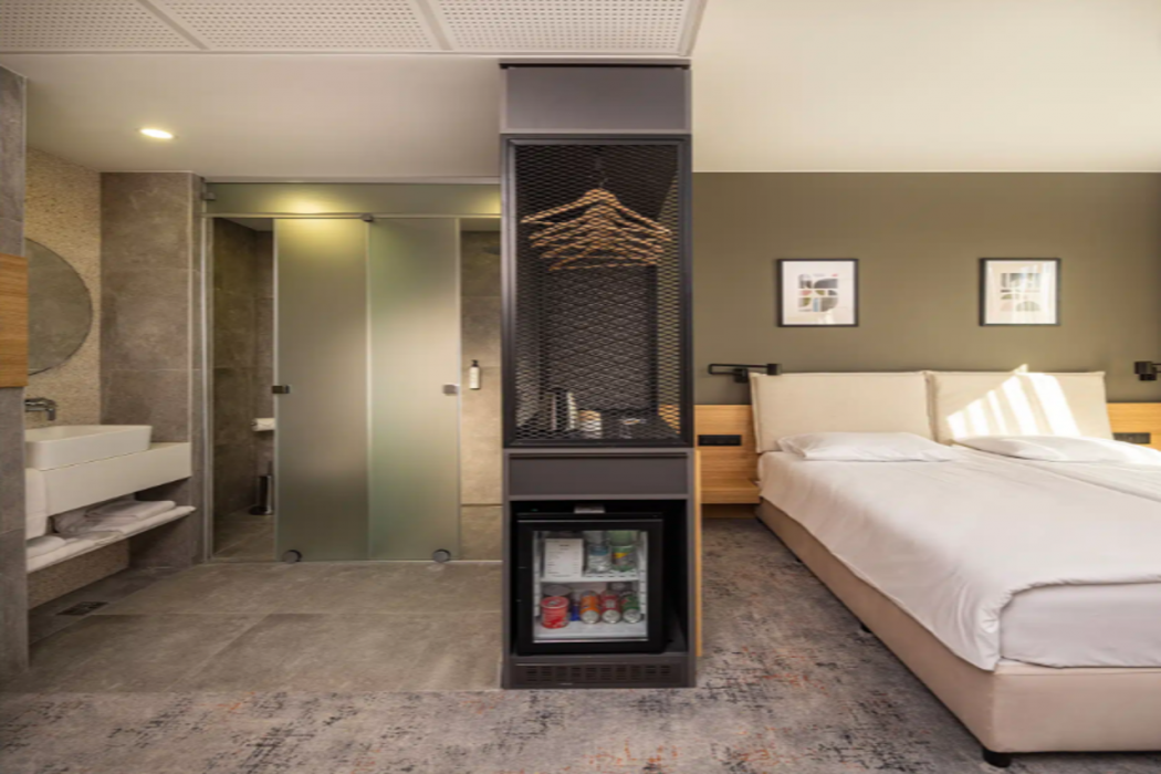 B1 Downtown Hotel 11/54