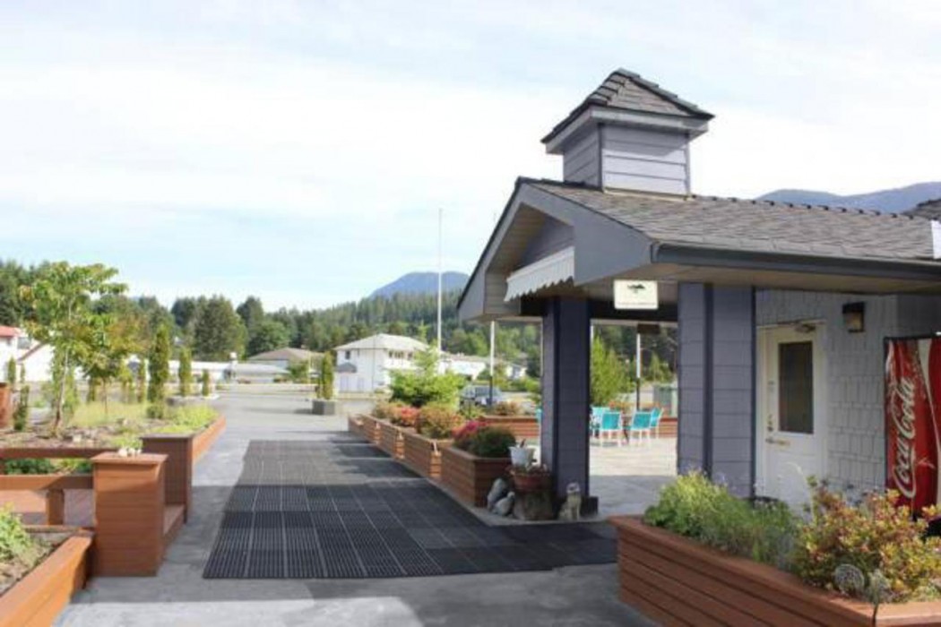 Baymont by Wyndham Gold River 2/60