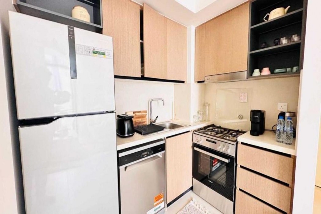 Luxury 1-Bedroom Apartment At Burj Crown 6/10