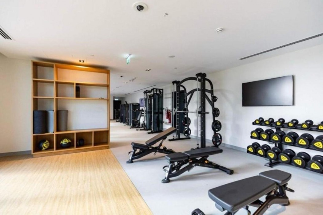 Luxury 1-Bedroom Apartment At Burj Crown 9/10