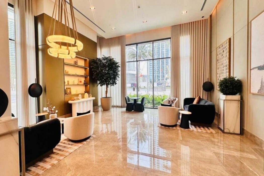 Luxury 1-Bedroom Apartment At Burj Crown 7/10