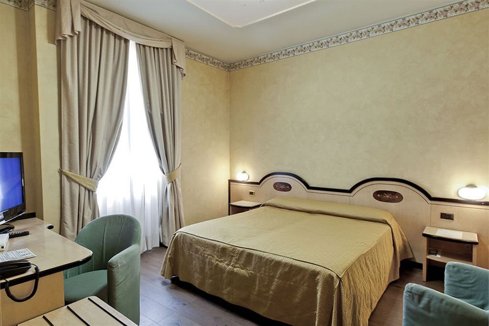 Puccini Hotel Milan, Tapestry Collection by Hilton 10/33