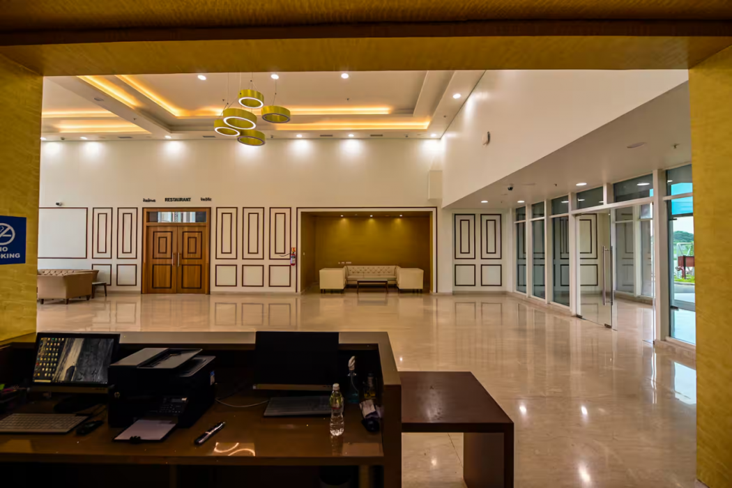 Ramada by Wyndham Ahmedabad Narendra Modi Stadium Motera 9/49