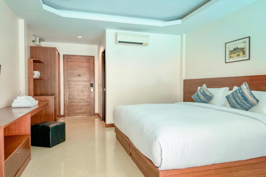 XAYA Pool Access Resort 9/39