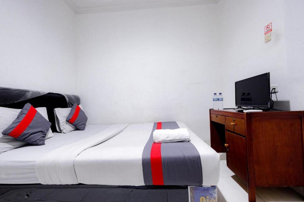 Super OYO 91535 J&b Rooms Tomang 13/35