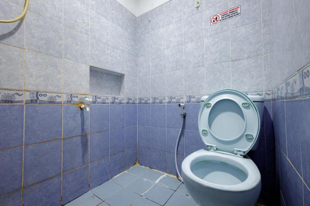 Super OYO 91535 J&b Rooms Tomang 16/35