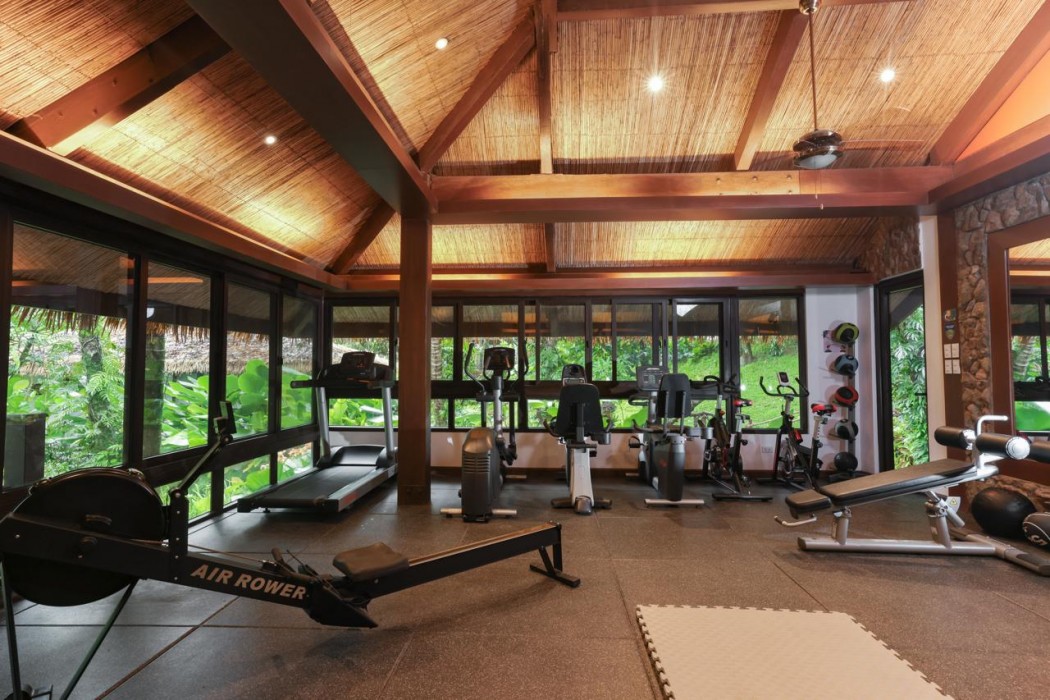 Lihim Resorts 52/75