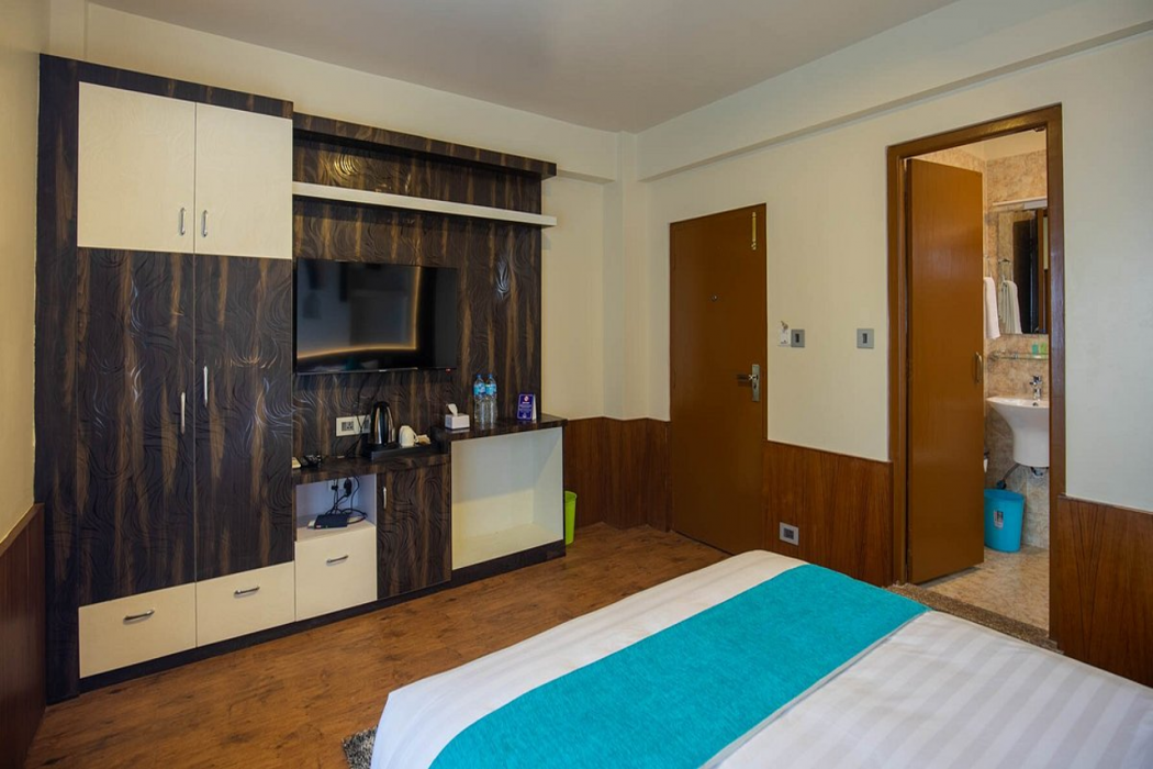 Hotel Himalayan Glacier 12/40