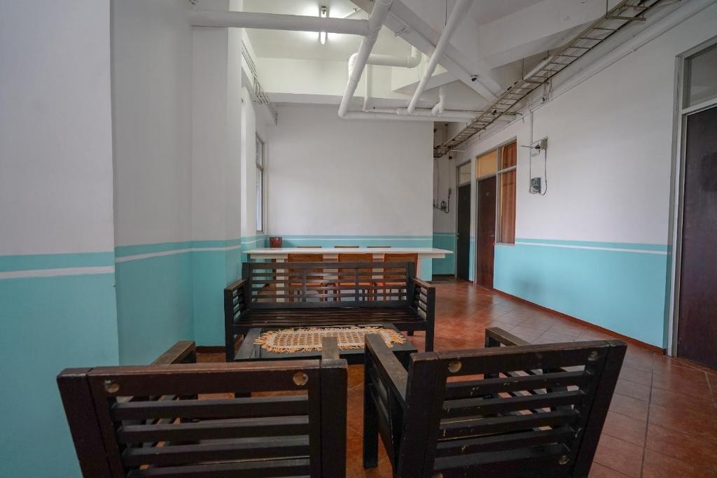 Super OYO 1844 Bravo Residence 24/39