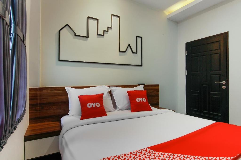 Capital O 3476 Millenium Inn 12/41