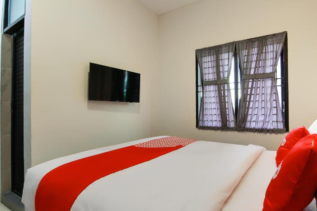 Capital O 3476 Millenium Inn 11/41