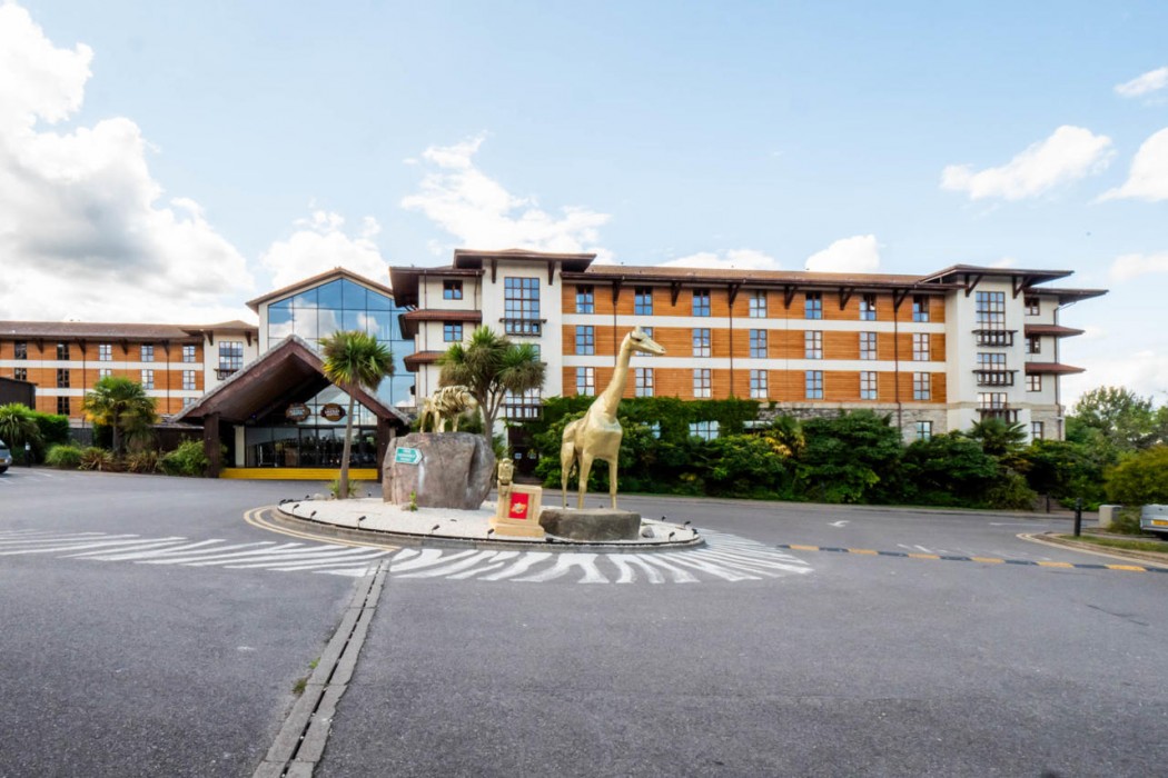 Chessington Resort Hotels 1/90