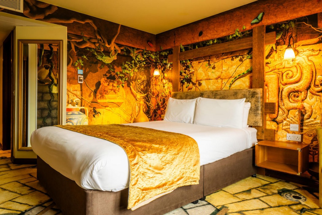 Chessington Resort Hotels 21/90