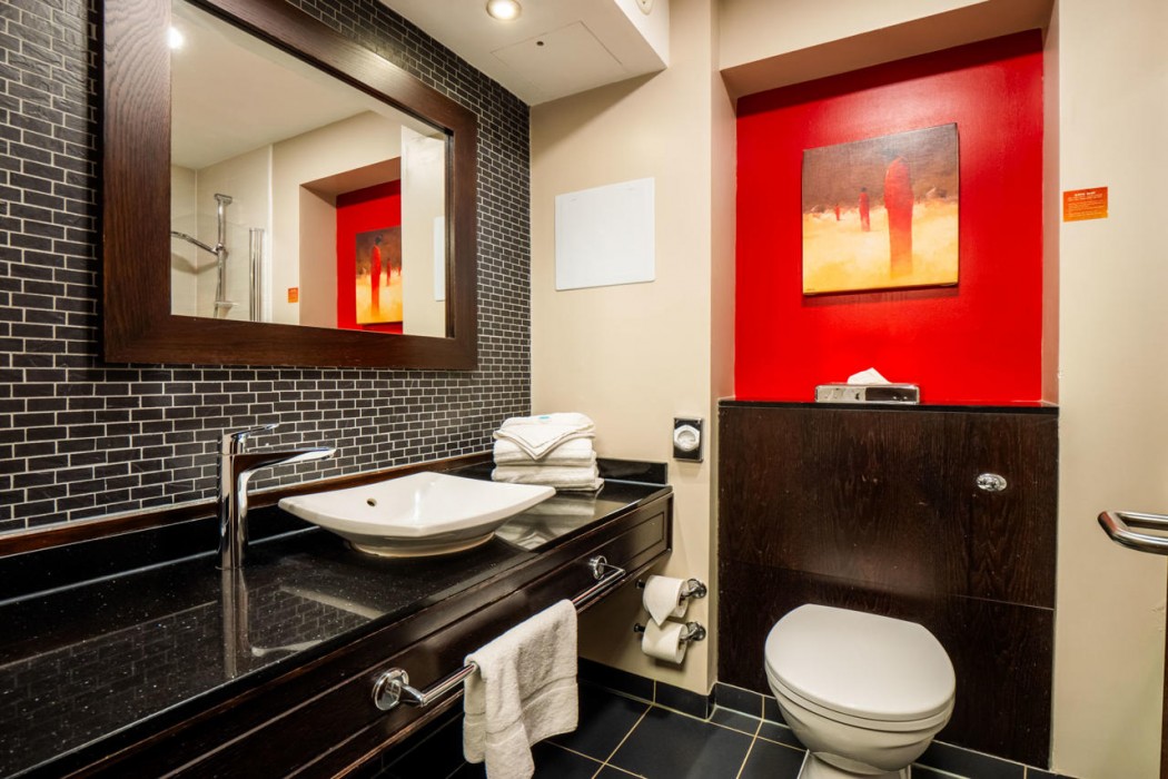 Chessington Resort Hotels 39/90