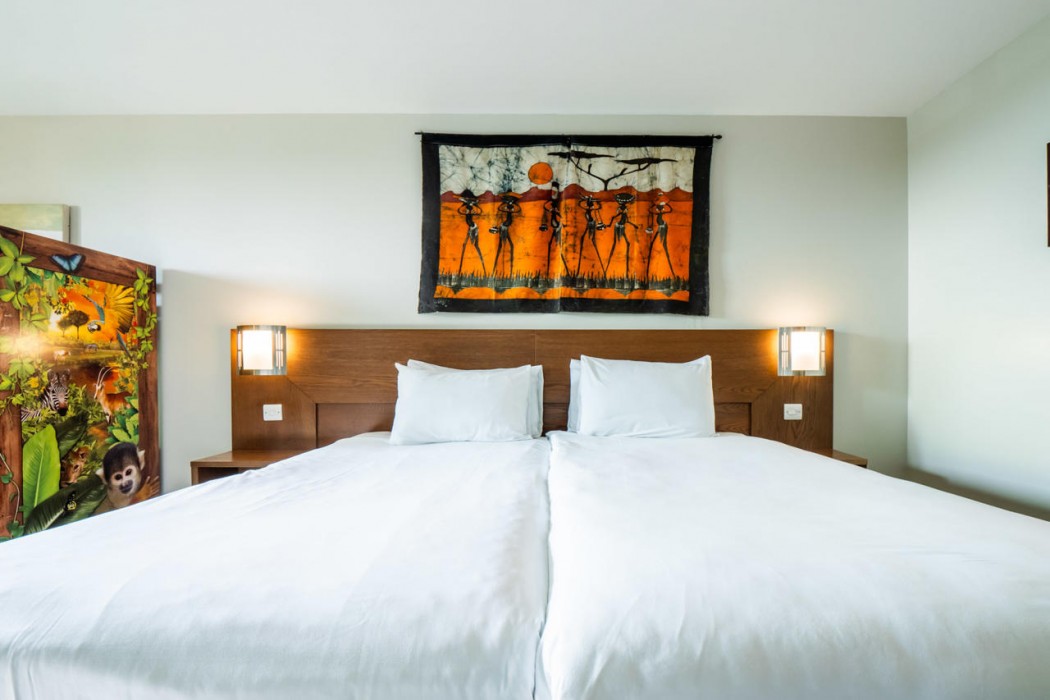 Chessington Resort Hotels 24/90