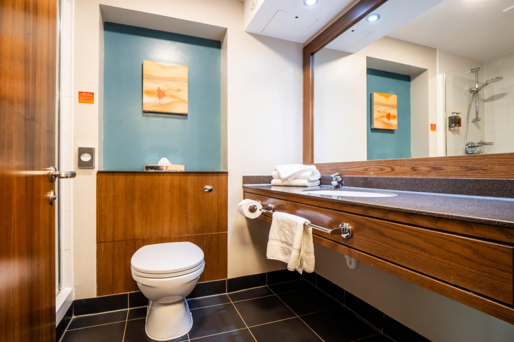 Chessington Resort Hotels 26/90