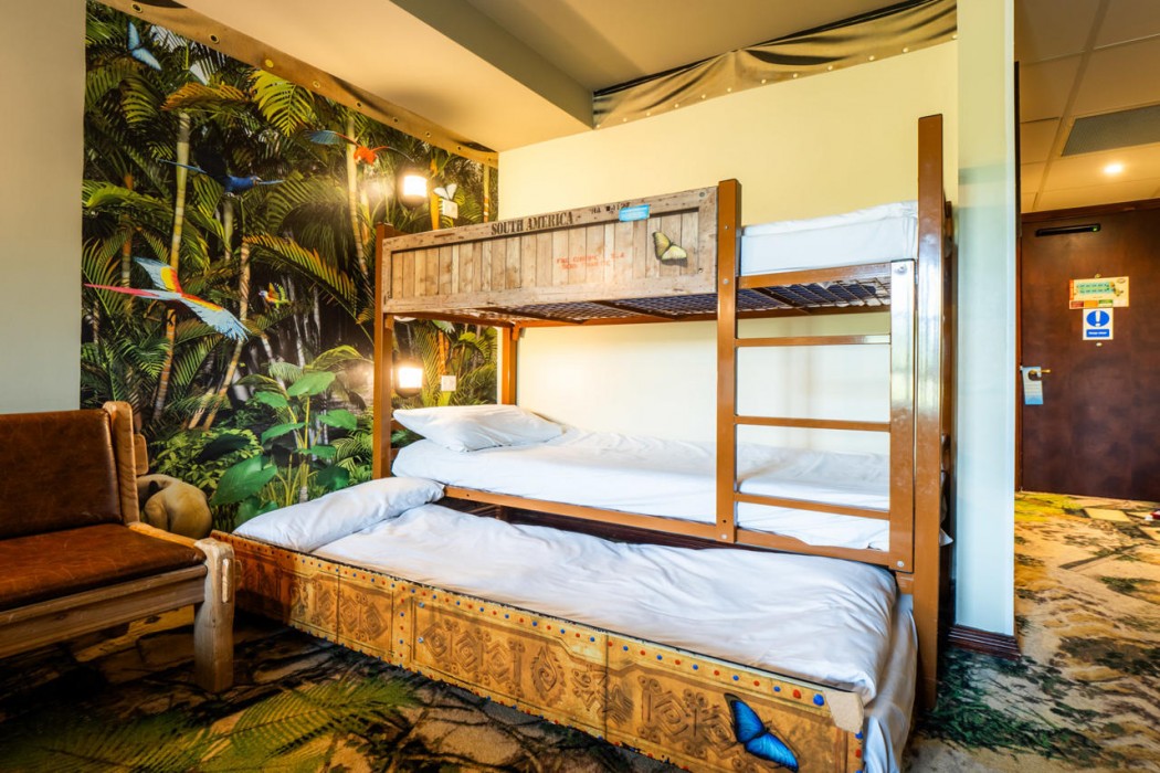 Chessington Resort Hotels 17/90