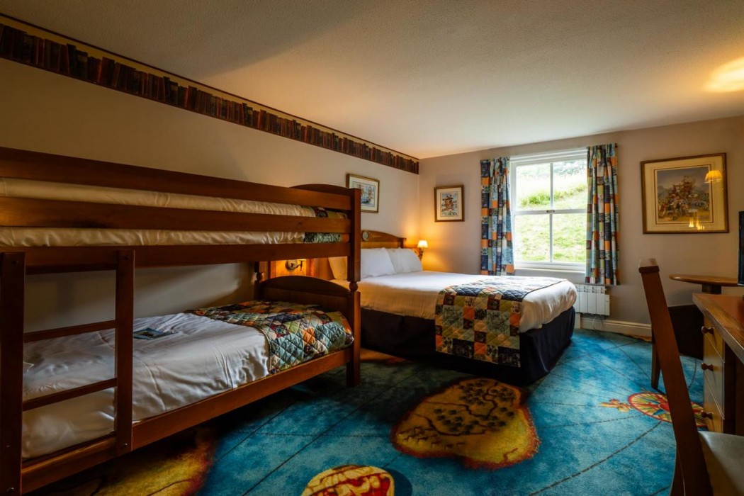 Alton Towers Hotel 24/94