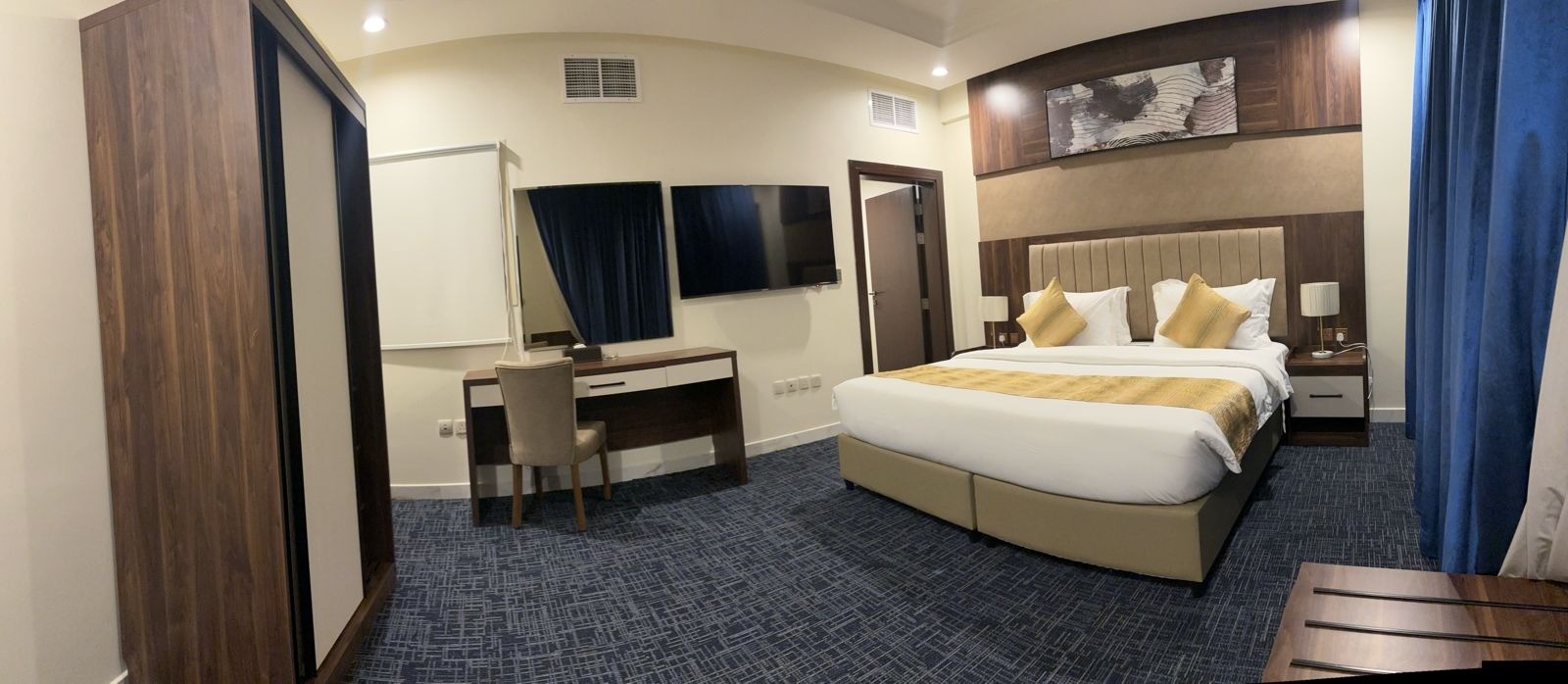 EXECUTIVE SUITE