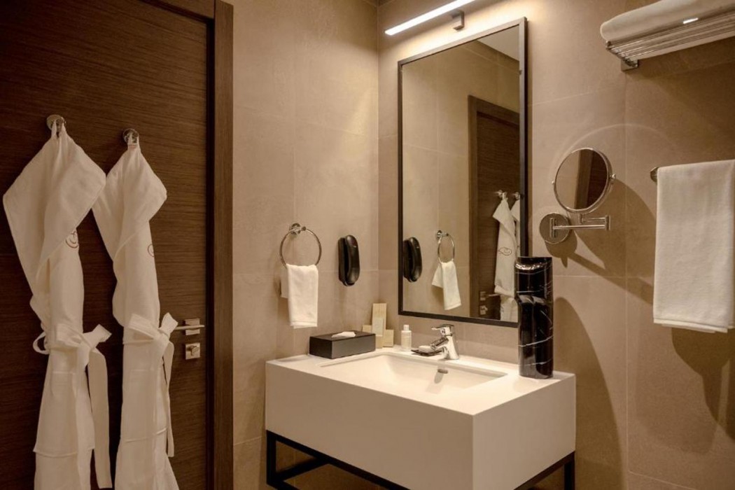 Fraser Suites Al Liwan 6/25