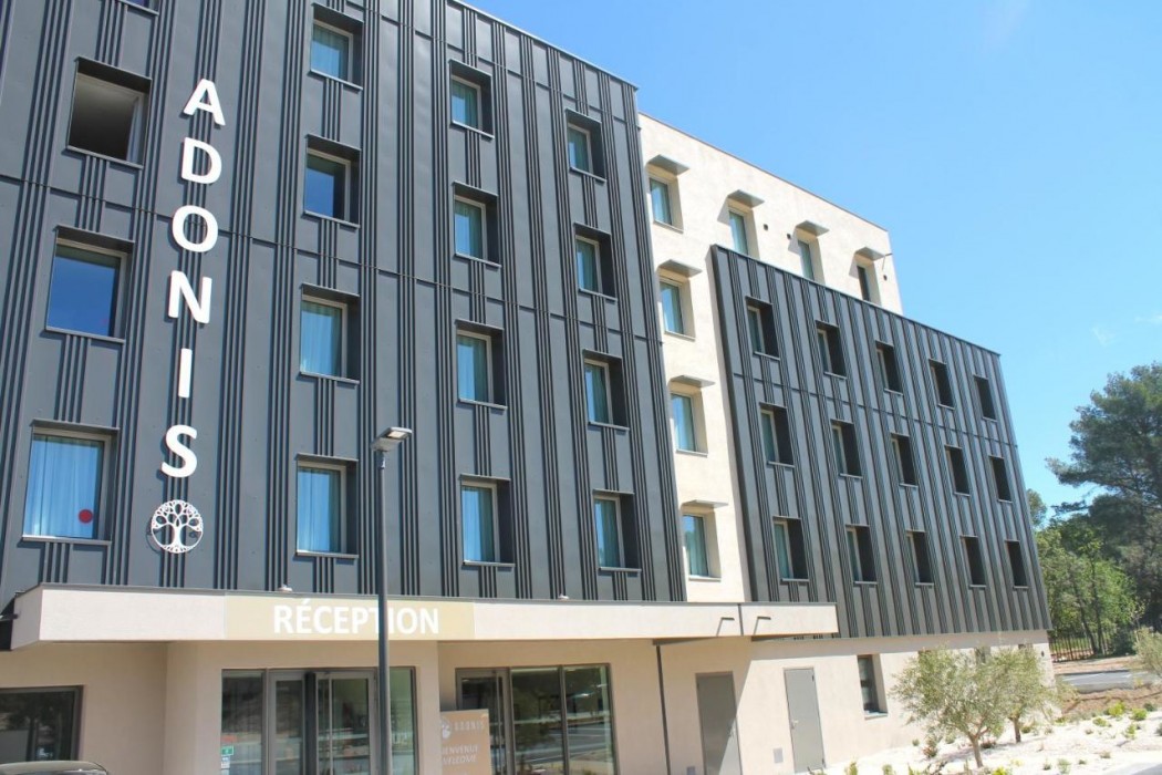 Adonis le Castellet in SIGNES - FR