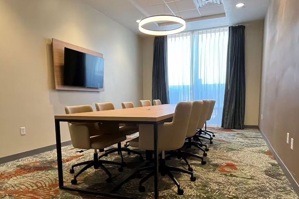 Hawthorn Extended Stay by Wyndham Kingman 23/27