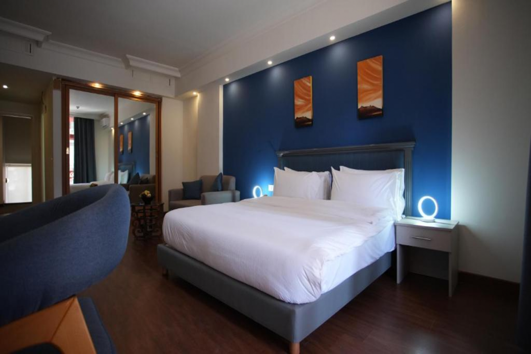Manara Riva Suites 6/12