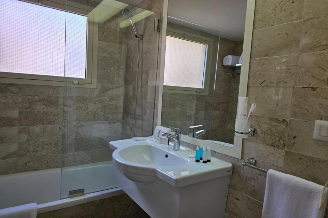 Manara Riva Suites 8/12