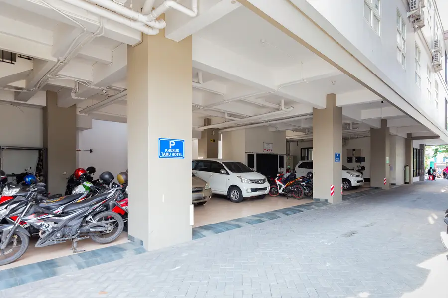 Sans Hotel Rajawali Surabaya 37/68