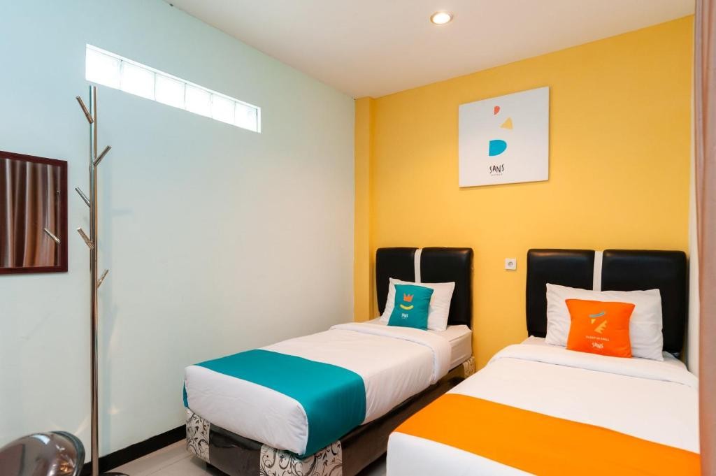 Sans Hotel Finest Medan 21/68