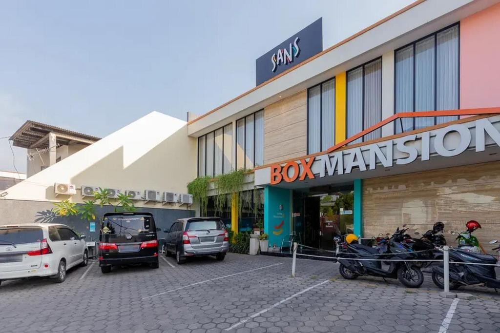 Sans Hotel Box Mansion Surabaya 2/65