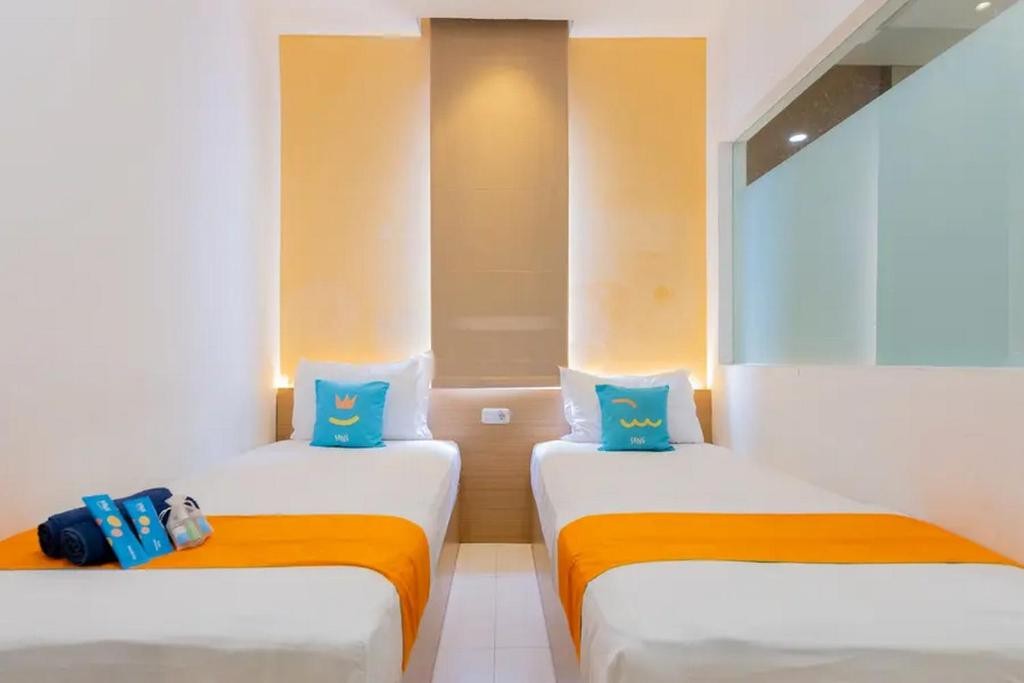 Sans Hotel Box Mansion Surabaya 19/65