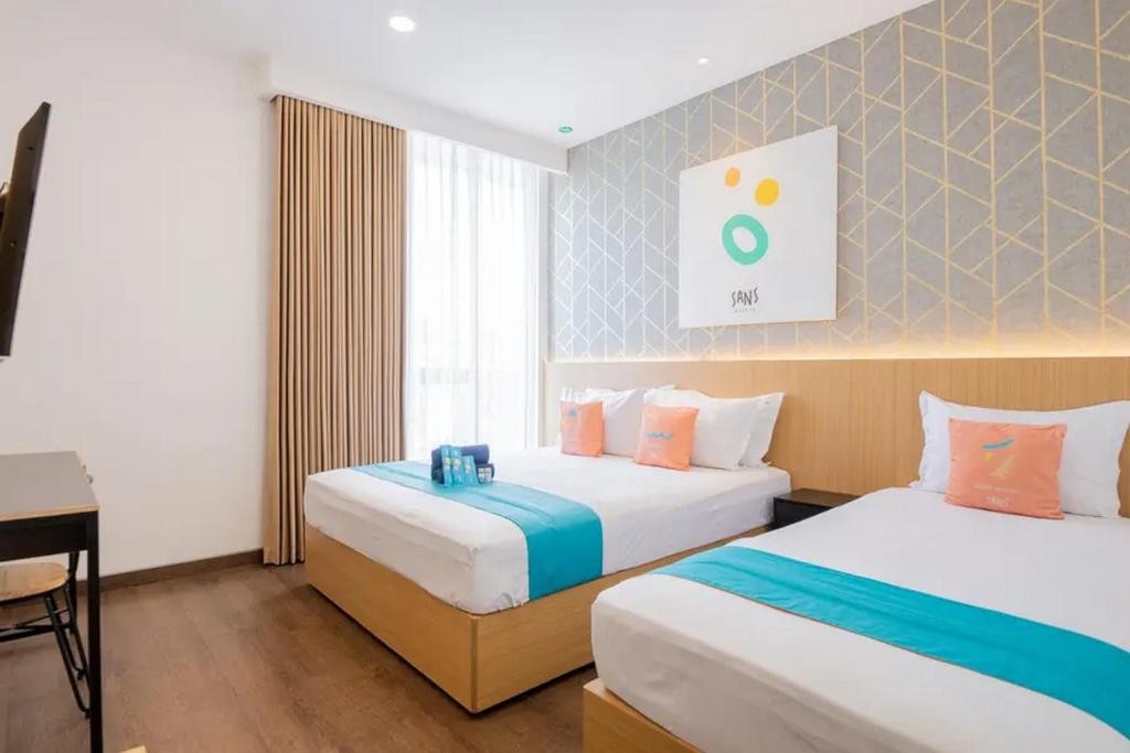 Sans Hotel Box Mansion Surabaya 24/65