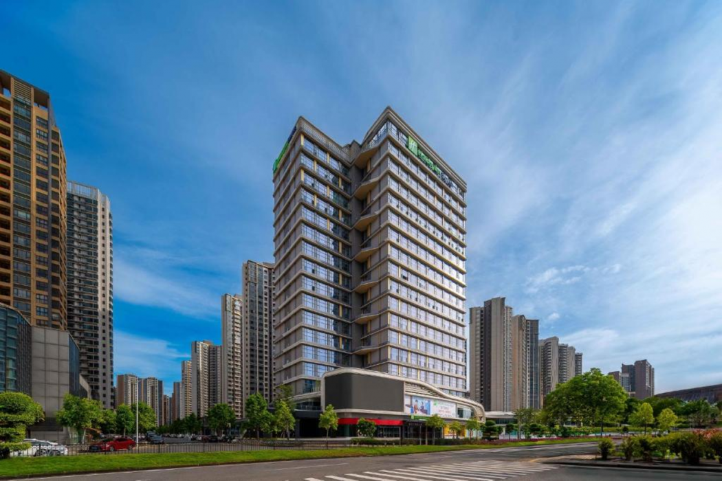 Holiday Inn Express Jiangmen East Station 1/51