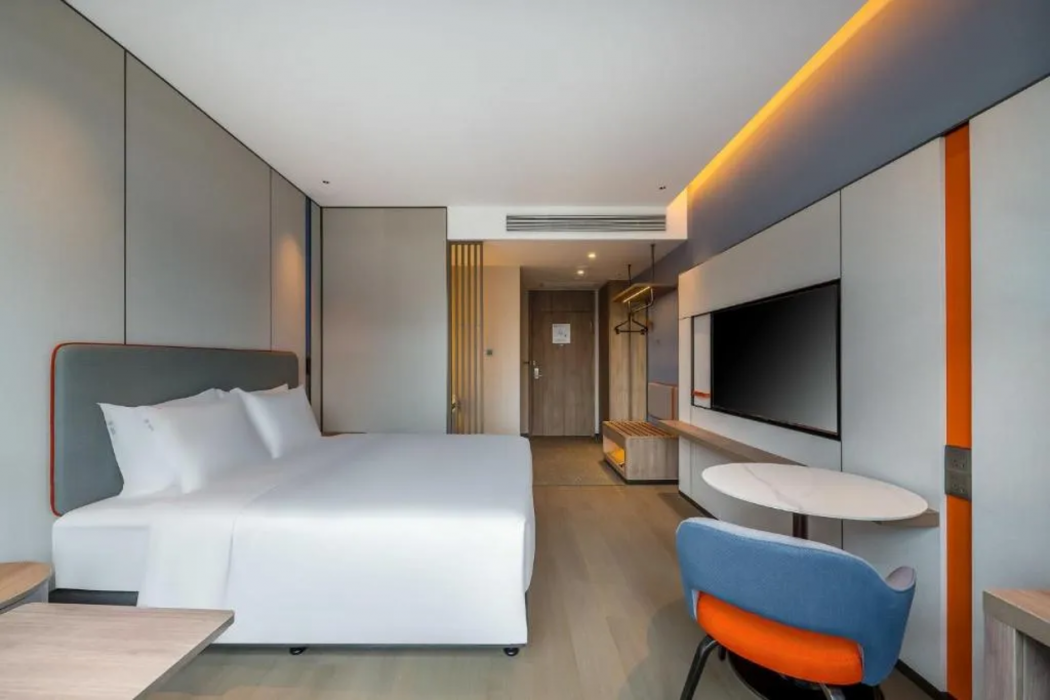 Holiday Inn Express Jiangmen East Station 9/51