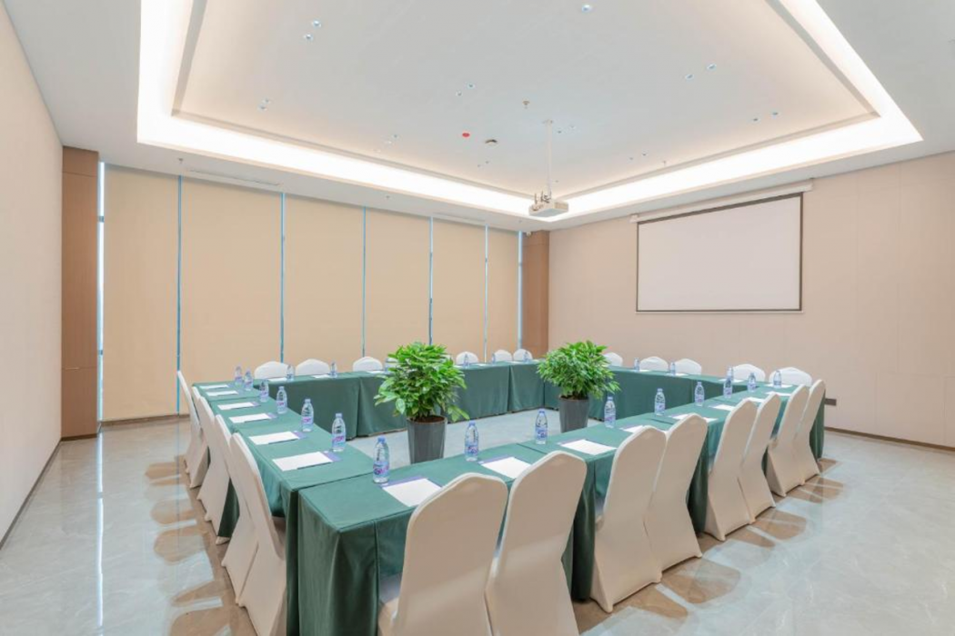 Holiday Inn Express Bazhong Center 15/27