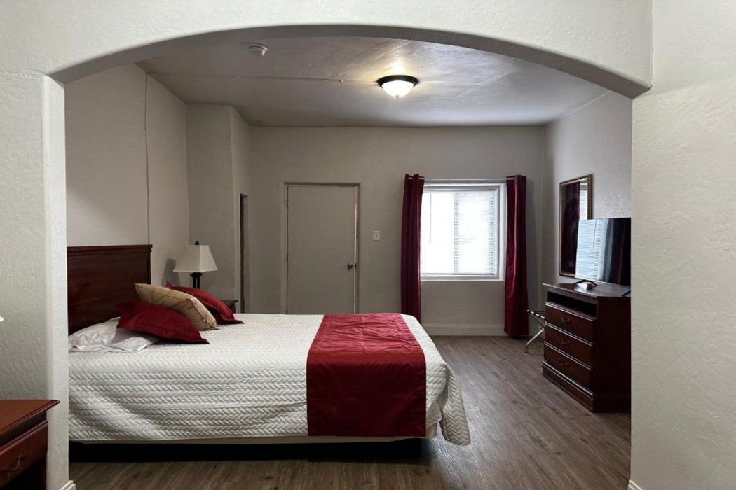 Arizona 9 Motor Hotel 7/28
