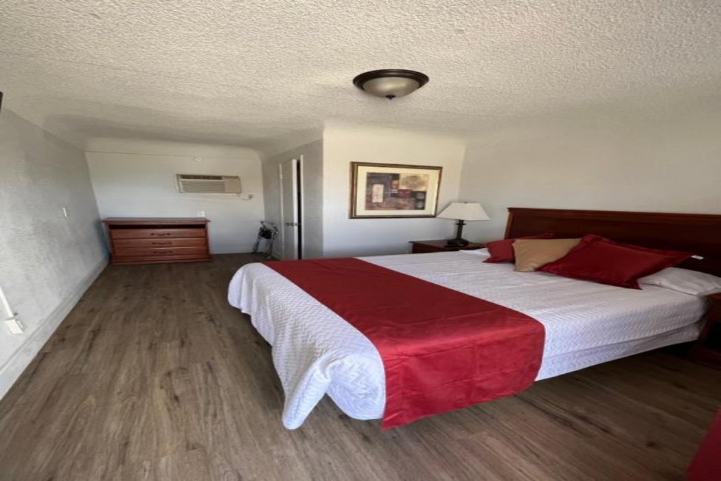 Arizona 9 Motor Hotel 6/28