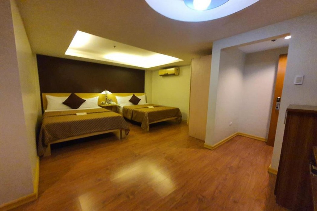 Festive Hotel Makati 19/60