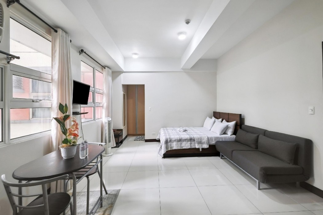 Tess and Tessha Condotel near T3 Airport 23/62