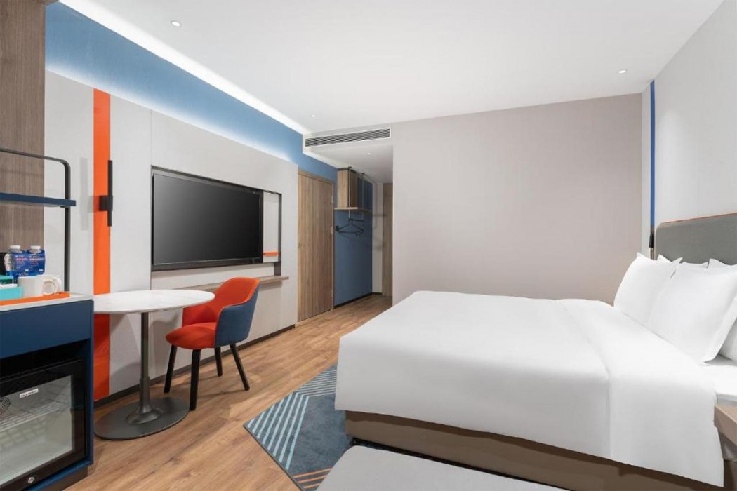 Holiday Inn Express Xiamen Jimei New Town 8/23